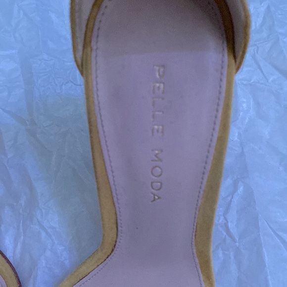 High heels - Picture 3 of 4